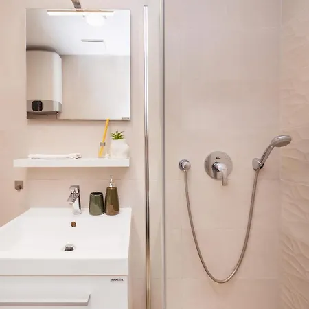 Brand New Lovely Bella Apartment *